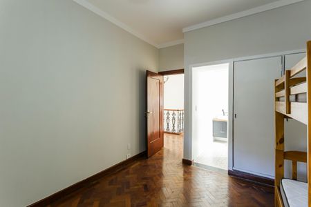 Casa à venda com 300m², 5 quartos e 4 vagas Casa à venda com 300m², 5 quartos e 4 vagasSuíte 2