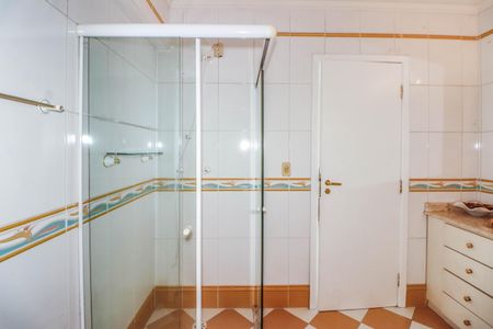 Apartamento à venda com 530m², 5 quartos e 2 vagasBanheiro da Suíte 4 