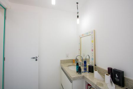 Apartamento à venda com 133m², 4 quartos e 3 vagasBanheiro do quarto 1