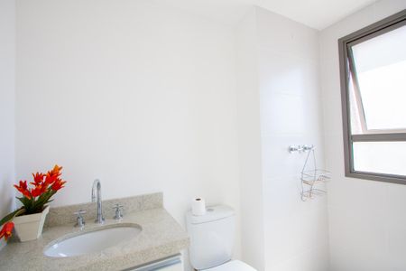 Apartamento à venda com 133m², 4 quartos e 3 vagasBanheiro do quarto 2
