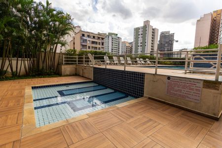 Apartamento à venda com 130m², 2 quartos e 2 vagas Apartamento à venda com 130m², 2 quartos e 2 vagasÁrea comum - Piscina