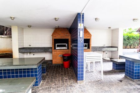 Apartamento à venda com 130m², 2 quartos e 2 vagas Apartamento à venda com 130m², 2 quartos e 2 vagasÁrea comum - Churrasqueira