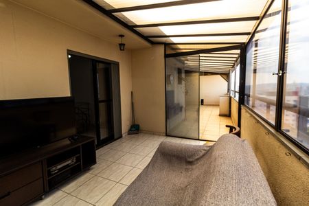 Apartamento à venda com 130m², 2 quartos e 2 vagas Apartamento à venda com 130m², 2 quartos e 2 vagasSala de TV - Piso Superior