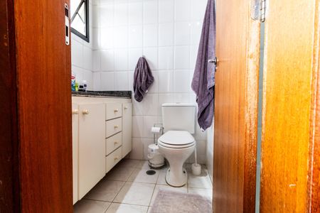Apartamento à venda com 130m², 2 quartos e 2 vagas Apartamento à venda com 130m², 2 quartos e 2 vagasBanheiro da Suíte
