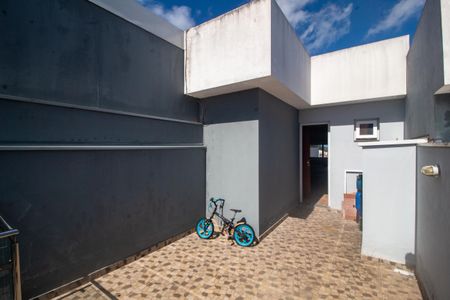 Casa à venda com 118m², 3 quartos e 2 vagas Casa à venda com 118m², 3 quartos e 2 vagasTerraço