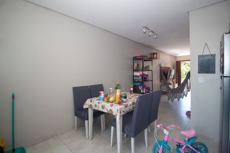 Casa à venda com 118m², 3 quartos e 2 vagas Casa à venda com 118m², 3 quartos e 2 vagasCozinha