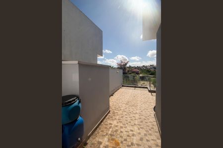 Casa à venda com 118m², 3 quartos e 2 vagas Casa à venda com 118m², 3 quartos e 2 vagasTerraço