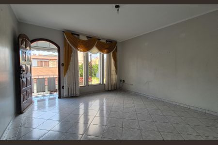 Casa à venda com 210m², 4 quartos e 4 vagasSala