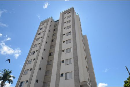 Apartamento à venda com 60m², 2 quartos e 2 vagas Apartamento à venda com 60m², 2 quartos e 2 vagasFachada