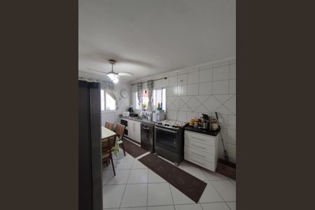 Casa à venda com 175m², 3 quartos e 3 vagas Casa à venda com 175m², 3 quartos e 3 vagasCozinha - Armários