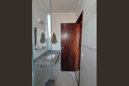 Casa à venda com 175m², 3 quartos e 3 vagas Casa à venda com 175m², 3 quartos e 3 vagasBanheiro da Suíte 2