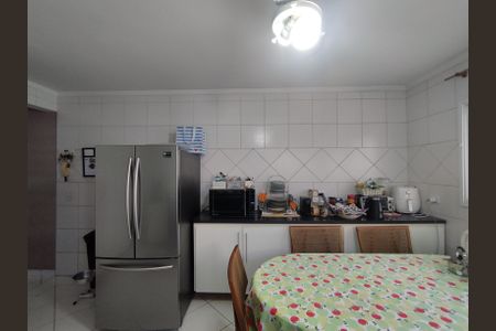 Casa à venda com 175m², 3 quartos e 3 vagas Casa à venda com 175m², 3 quartos e 3 vagasCozinha - Armários