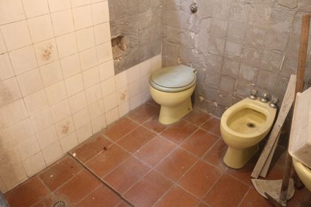 Casa à venda com 279m², 4 quartos e 6 vagasBanheiro 4