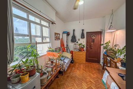 Apartamento à venda com 42m², 1 quarto e sem vagaSala