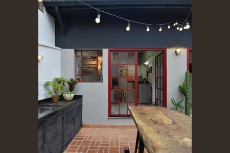 Casa à venda com 95m², 2 quartos e sem vaga