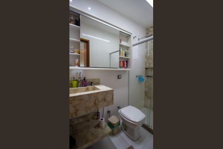 Casa de condomínio à venda com 250m², 4 quartos e 2 vagasBanheiro da Suíte 3