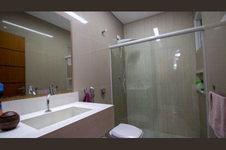 Casa de condomínio à venda com 250m², 4 quartos e 2 vagasBanheiro da Suíte 1