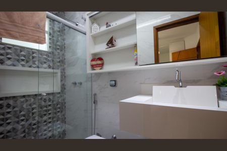 Casa de condomínio à venda com 250m², 4 quartos e 2 vagasBanheiro da Suíte 2