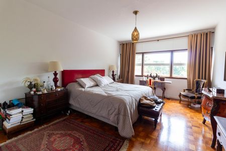 Casa à venda com 400m², 3 quartos e 4 vagas Casa à venda com 400m², 3 quartos e 4 vagasSuíte