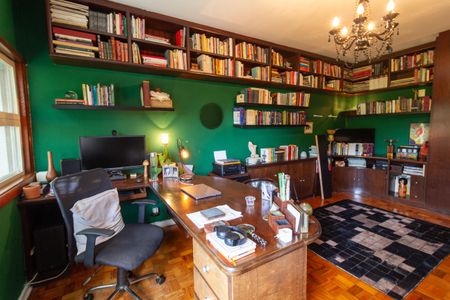 Casa à venda com 400m², 3 quartos e 4 vagas Casa à venda com 400m², 3 quartos e 4 vagasQuarto 1