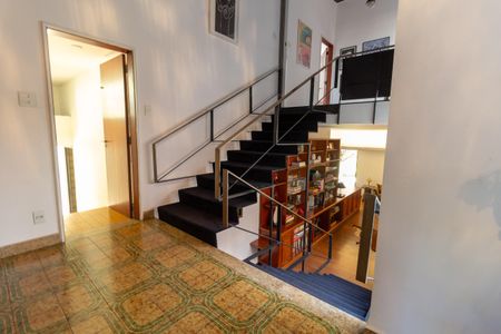 Casa à venda com 400m², 3 quartos e 4 vagas Casa à venda com 400m², 3 quartos e 4 vagasAcesso ao piso superior