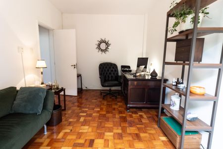 Casa à venda com 400m², 3 quartos e 4 vagas Casa à venda com 400m², 3 quartos e 4 vagasQuarto de Serviço