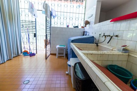 Casa à venda com 400m², 3 quartos e 4 vagas Casa à venda com 400m², 3 quartos e 4 vagasÁrea de Serviço