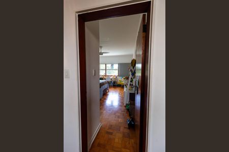 Casa à venda com 400m², 3 quartos e 4 vagas Casa à venda com 400m², 3 quartos e 4 vagasQuarto 2