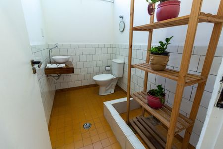 Casa à venda com 400m², 3 quartos e 4 vagas Casa à venda com 400m², 3 quartos e 4 vagasBanheiro de Serviço