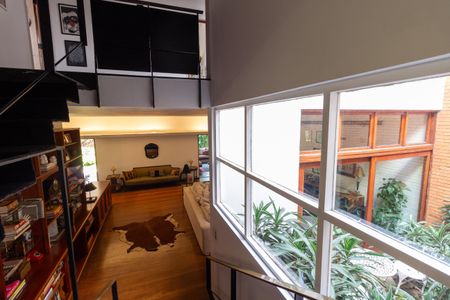 Casa à venda com 400m², 3 quartos e 4 vagas Casa à venda com 400m², 3 quartos e 4 vagasAcesso ao piso inferior