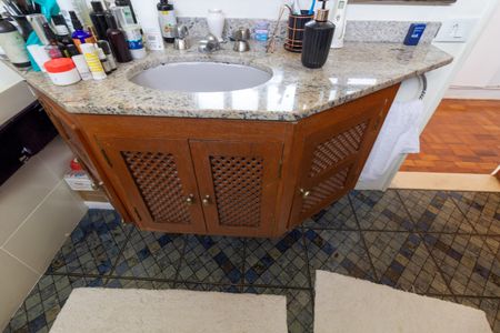 Casa à venda com 400m², 3 quartos e 4 vagas Casa à venda com 400m², 3 quartos e 4 vagasBanheiro da Suíte