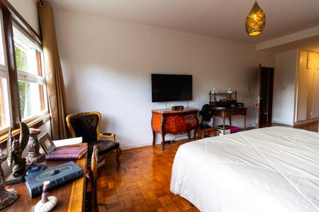 Casa à venda com 400m², 3 quartos e 4 vagas Casa à venda com 400m², 3 quartos e 4 vagasSuíte