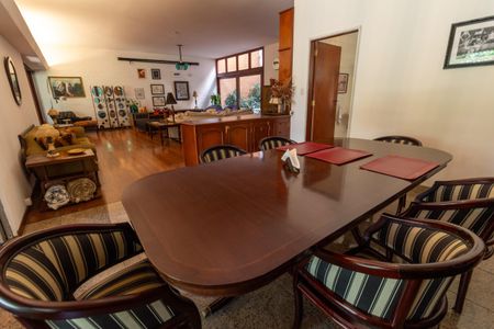 Casa à venda com 400m², 3 quartos e 4 vagas Casa à venda com 400m², 3 quartos e 4 vagasSala de Jantar