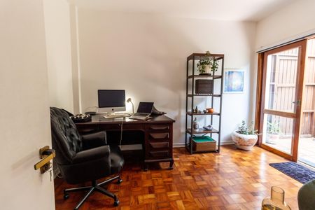 Casa à venda com 400m², 3 quartos e 4 vagas Casa à venda com 400m², 3 quartos e 4 vagasQuarto de Serviço