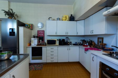 Casa à venda com 400m², 3 quartos e 4 vagas Casa à venda com 400m², 3 quartos e 4 vagasCopa e Cozinha