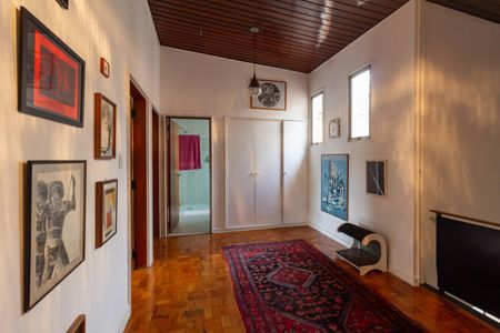 Casa à venda com 400m², 3 quartos e 4 vagas Casa à venda com 400m², 3 quartos e 4 vagasHall Andar Superior