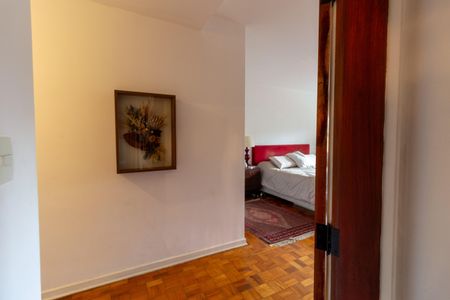 Casa à venda com 400m², 3 quartos e 4 vagas Casa à venda com 400m², 3 quartos e 4 vagasSuíte