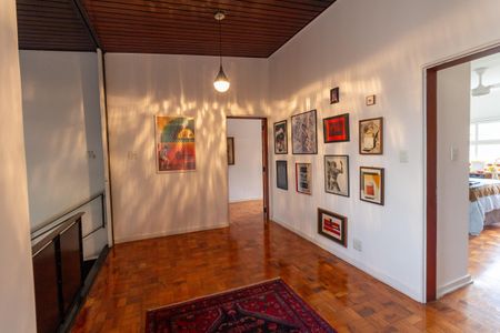 Casa à venda com 400m², 3 quartos e 4 vagas Casa à venda com 400m², 3 quartos e 4 vagasHall Andar Superior