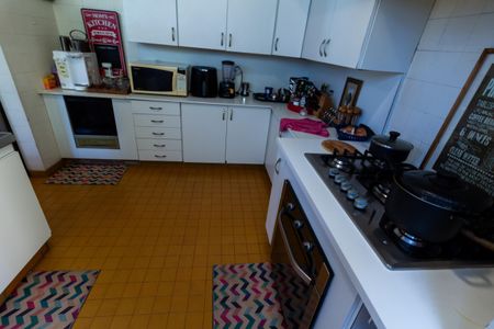 Casa à venda com 400m², 3 quartos e 4 vagas Casa à venda com 400m², 3 quartos e 4 vagasCopa e Cozinha