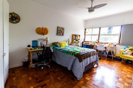 Casa à venda com 400m², 3 quartos e 4 vagas Casa à venda com 400m², 3 quartos e 4 vagasQuarto 2