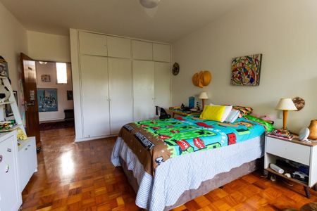Casa à venda com 400m², 3 quartos e 4 vagas Casa à venda com 400m², 3 quartos e 4 vagasQuarto 2