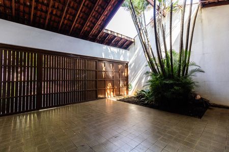 Casa à venda com 400m², 3 quartos e 4 vagas Casa à venda com 400m², 3 quartos e 4 vagasGaragem