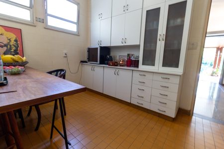 Casa à venda com 400m², 3 quartos e 4 vagas Casa à venda com 400m², 3 quartos e 4 vagasCopa e Cozinha