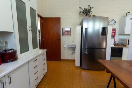 Casa à venda com 400m², 3 quartos e 4 vagas Casa à venda com 400m², 3 quartos e 4 vagasCopa e Cozinha