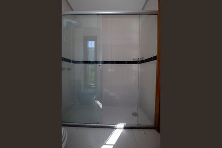 Casa à venda com 180m², 3 quartos e 2 vagas Casa à venda com 180m², 3 quartos e 2 vagasBanheiro da Suíte