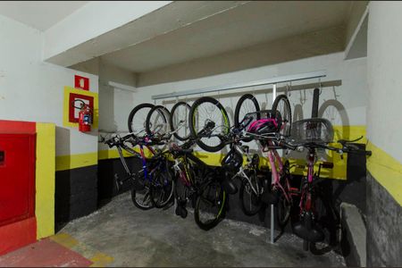 Apartamento à venda com 53m², 2 quartos e 1 vaga Apartamento à venda com 53m², 2 quartos e 1 vagaÁrea Comum - Bicicletário