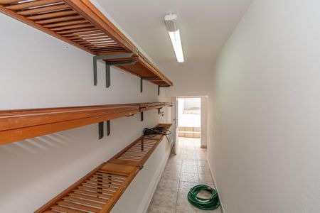 Casa de condomínio para alugar com 270m², 5 quartos e 2 vagas Casa de condomínio para alugar com 270m², 5 quartos e 2 vagasPorão