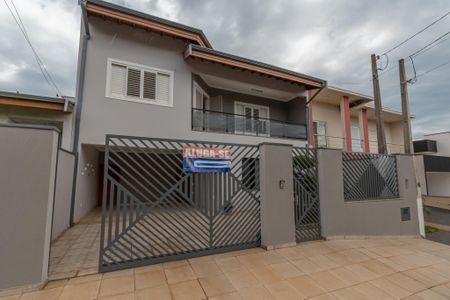 Casa de condomínio para alugar com 270m², 5 quartos e 2 vagas Casa de condomínio para alugar com 270m², 5 quartos e 2 vagasFachada
