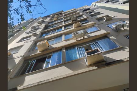 Apartamento à venda com 80m², 3 quartos e 1 vaga Apartamento à venda com 80m², 3 quartos e 1 vagaFachada