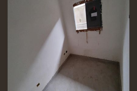 Apartamento à venda com 2 quartos, 34m² em Vila Antonieta, São Paulo